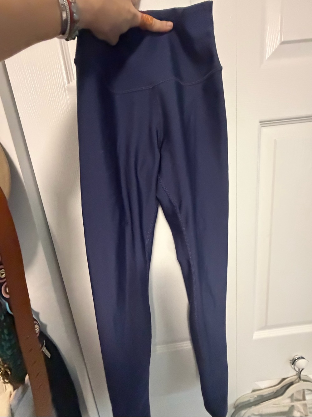 ALO Yoga High-Rise Leggings in Navy